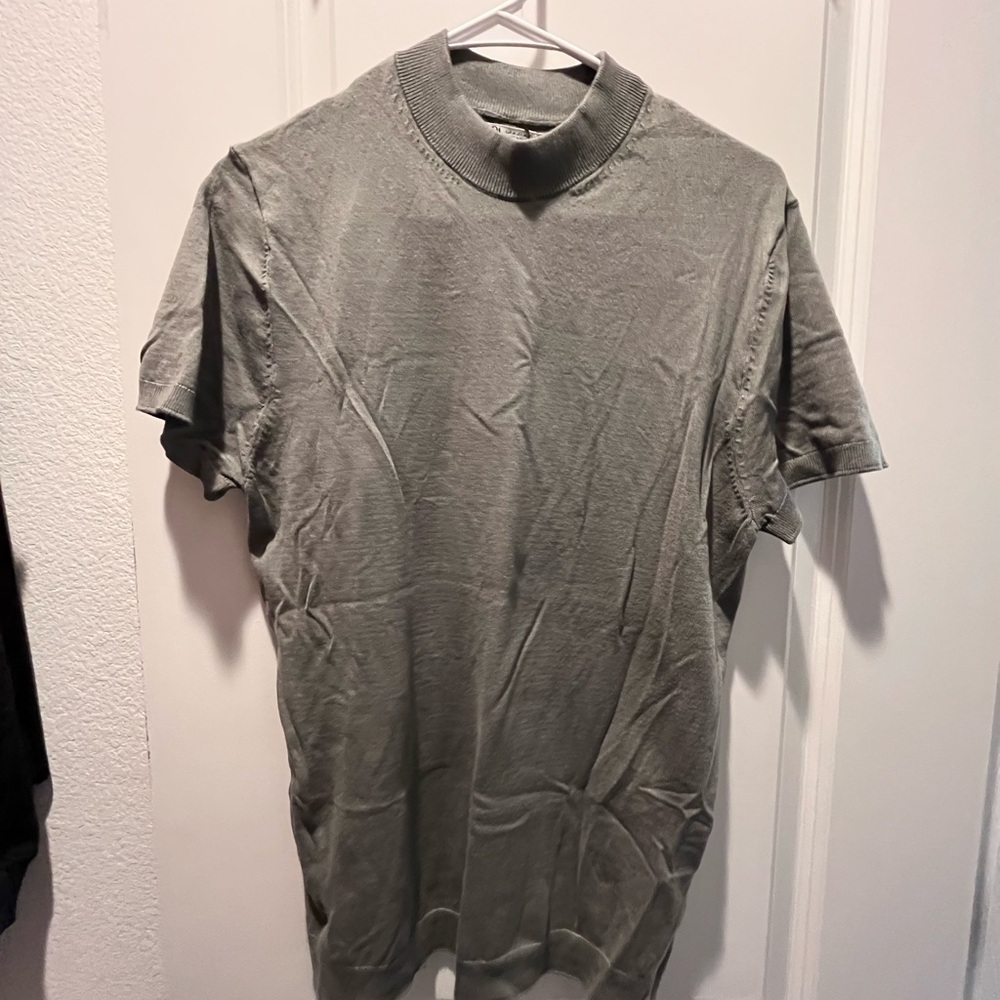 Zara Men's Short Sleeve Tee in Sage Green/Gray